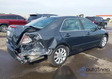 2007 Honda Accord 3.0 Ex z USA, uszkodzony, nr VIN 1HGCM66807A070850